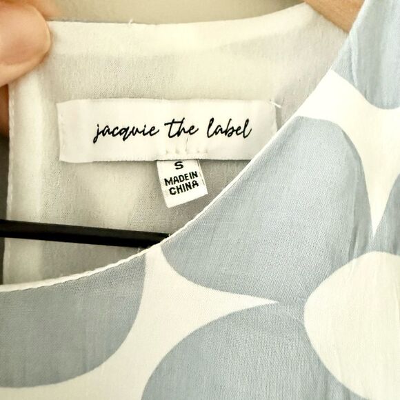 Jacquie The Label Tiered Dress with Ruffle Sleeve in Gray & White Floral- Size S - Picture 5 of 7